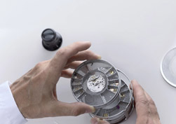 天津积家售后维修中心-清洗保养