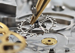 天津积家售后维修中心-全面保养